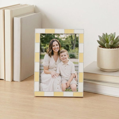 Cadre photo 4 po x 6 po à carreaux jaunes et blancs avec verre HD transparent
