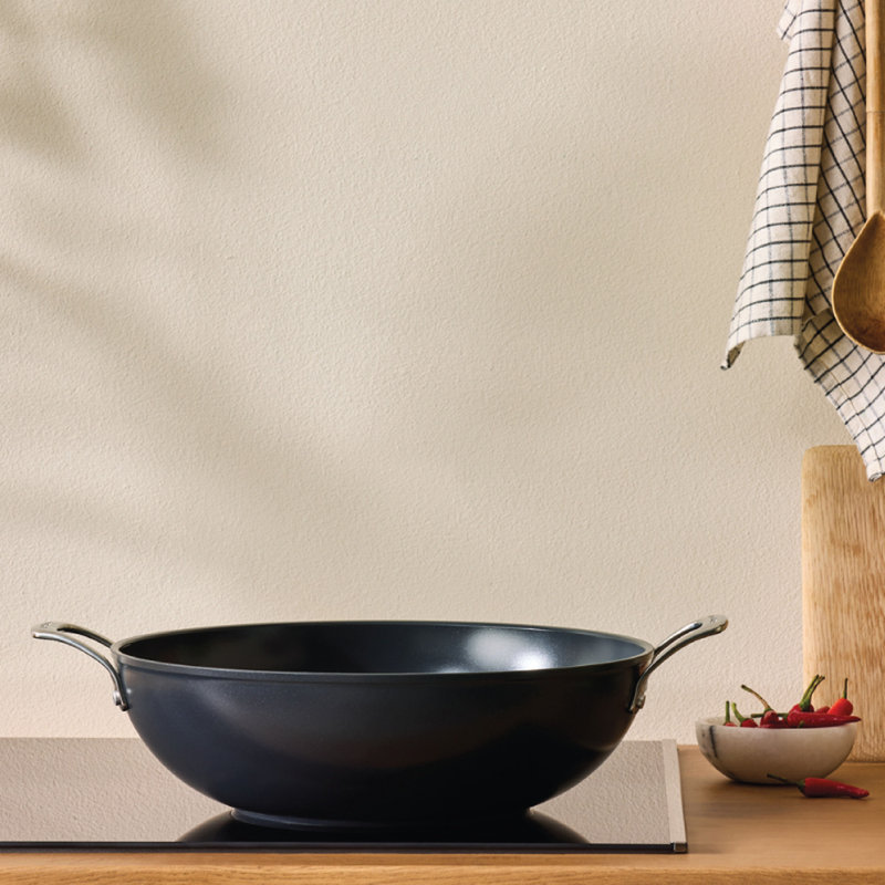 Le Creuset Essential Non-Stick Ceramic Wok 6.3 Qt.