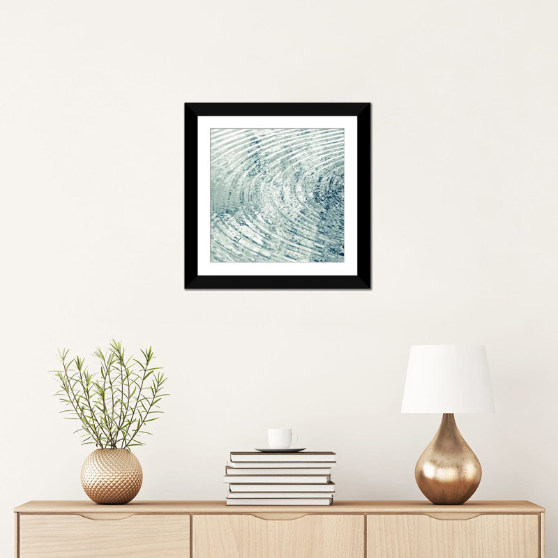 «Ripples I», reproduction de photo sur toile turquoise, H 24 po x l 24 po x P 1 po, Papier beaux-arts encadré noir, Blanc