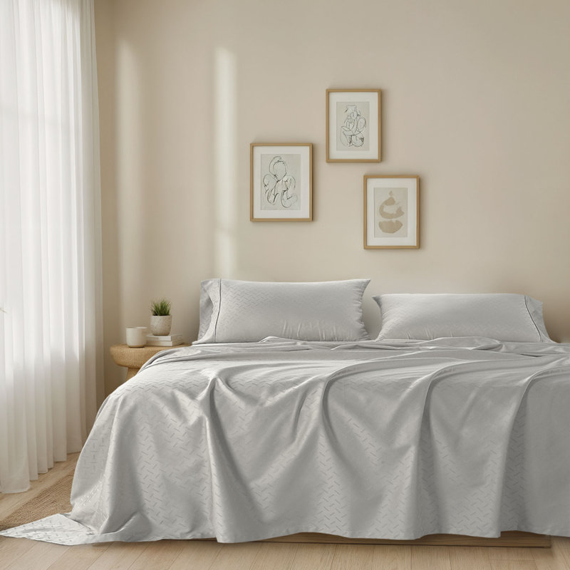 300 Thread Count 100% Cotton Jacquard Sheet Set in Sateen Weave, California King Sheet Set with 2 Pillowcases