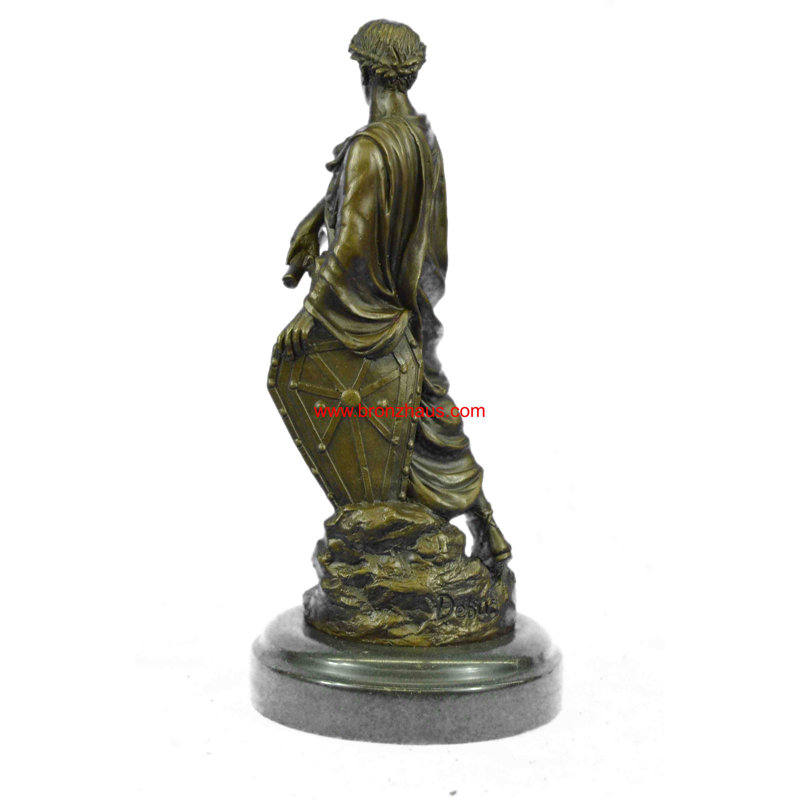 Figurines et sculptures