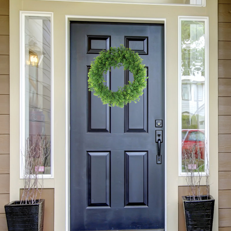 Fresh (Live) Fern 19'' Wreath