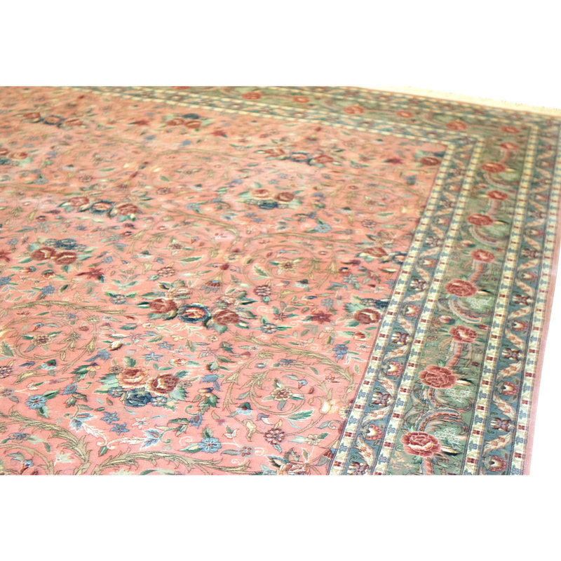 Hand Knotted Wool Area Rug in Rose And Green