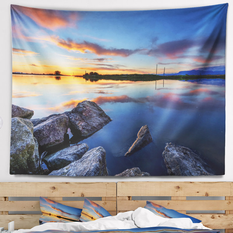 Tapisserie de polyester, eau calme et coucher de soleil avec accessoires suspendus inclus, H 32 po x l 39 po