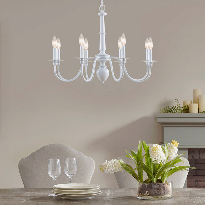 Lustre - configuration traditionnelle à 8 lumières en métal