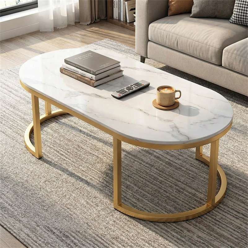 Table basse avec plateau blanc et pieds dorés