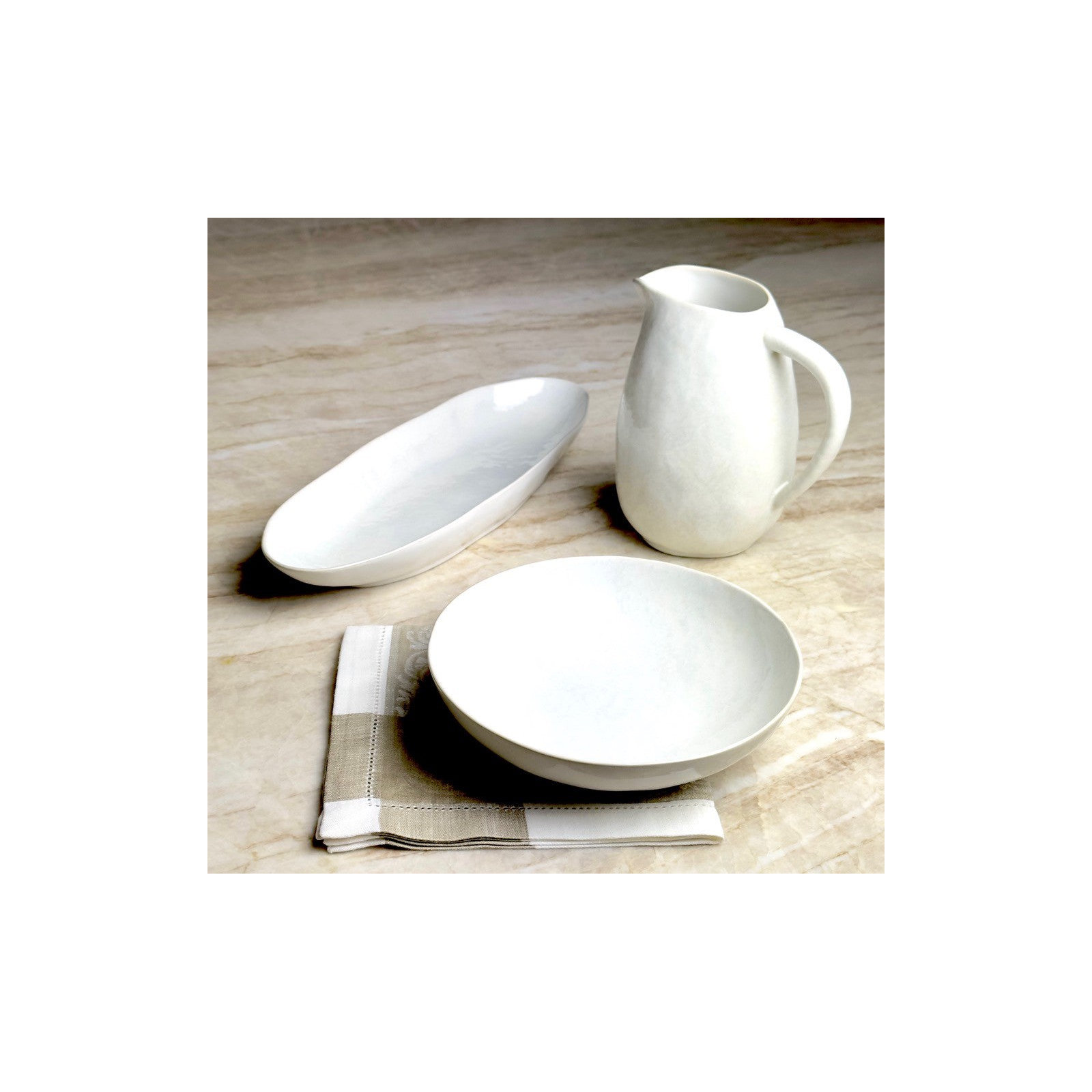 Garlyn Oval Tray