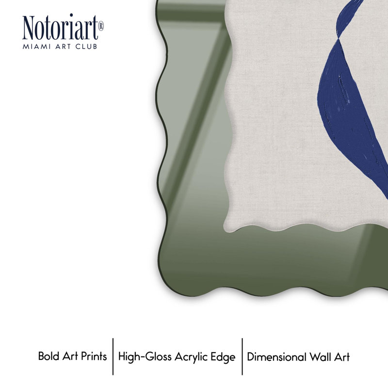 Cadre mural Moon Chassing Acrylique par NOTORIART, Olive, H 27,5 po x l 19,5 po, Ondulé