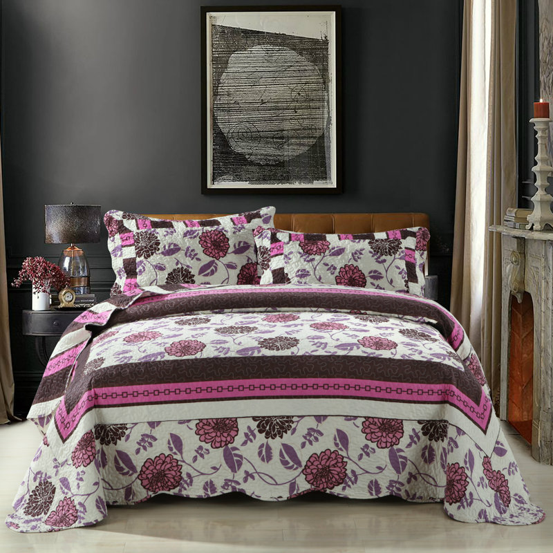 Glam Polyester Floral Quilt, Queen Quilt + 2 Standard Shams