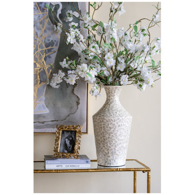 Vase décoratif en bambou blanc orné de motifs floraux en nacre de Capiz, pot de fleurs conique à poser ou à poser au sol, 50 cm de hauteur.