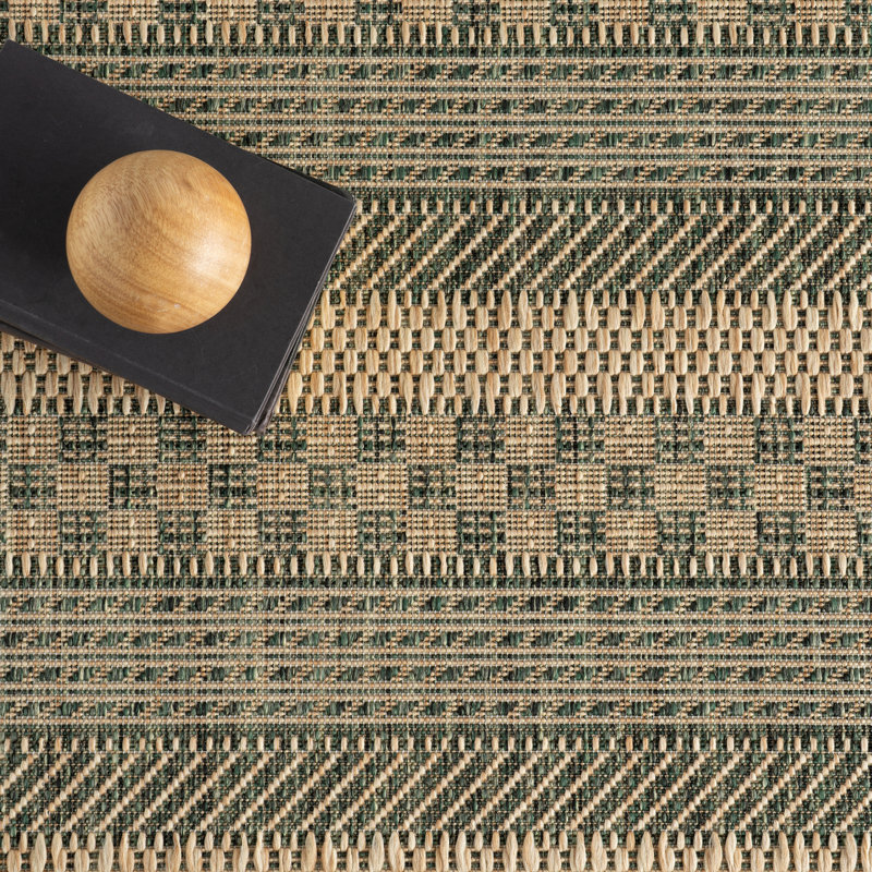Vail Modern Indoor/Outdoor Area Rug, Rectangle 6'7" x 9'