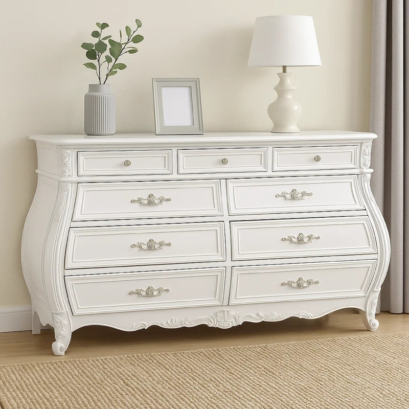 Commode 9 tiroirs Valena, bois massif blanc avec détails sculptés