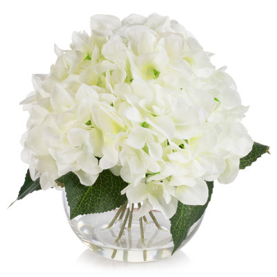 Arrangement d'hortensias en soie dans un vase