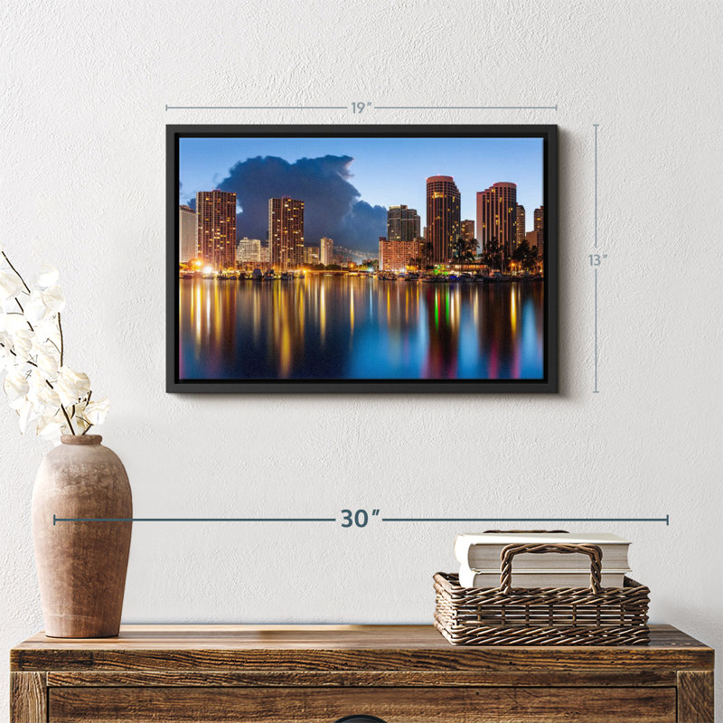 Impression sur toile Honolulu Nightscape, H 13 po x l 19 po