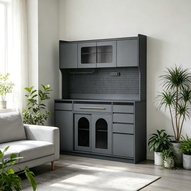 Grande armoire de rangement pour bar à café noir, 6 tiroirs, 5 panneaux réglables, avec panneau perforé, porte-serviettes et prise de courant.
