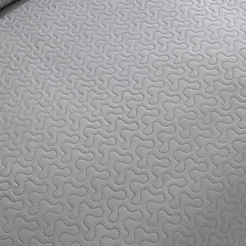 QSM02 Quilt, King Quilt + 2 King Shams, Gray