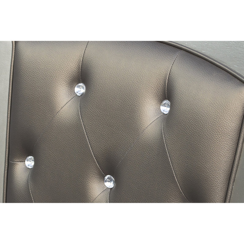 Chaises de salle à manger de style glamour: finition argentée, bois, similicuir, boutons latéraux en cristal et design moderne glamour
