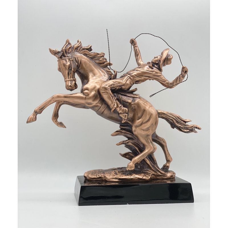 Figurines & Sculptures