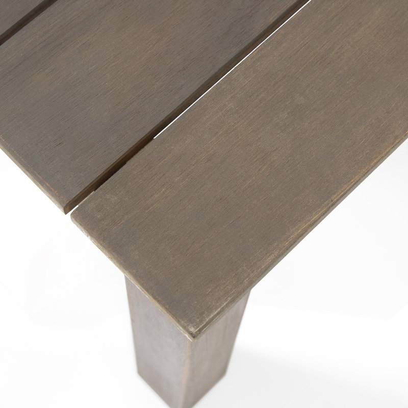 Table d'appoint en bois d'acacia avec plateau à lattes, durable et élégante pour les espaces extérieurs