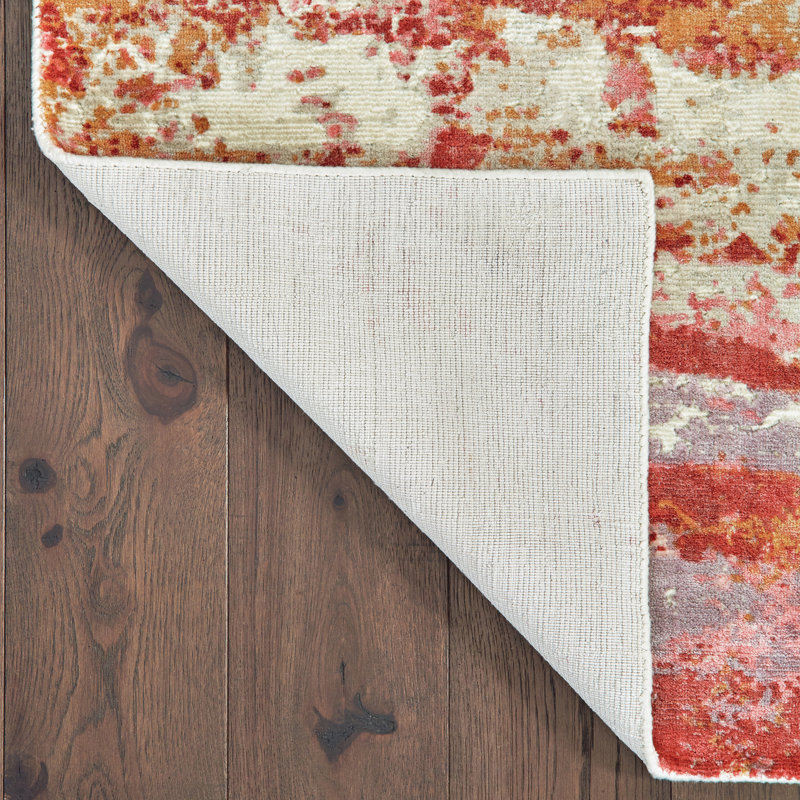 Tapis rouge Kirkpatrick, Tapis de couloir beige