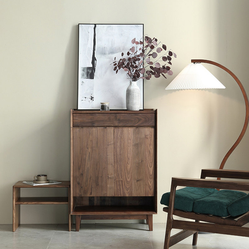 Petite armoire de rangement pour chaussures minimaliste