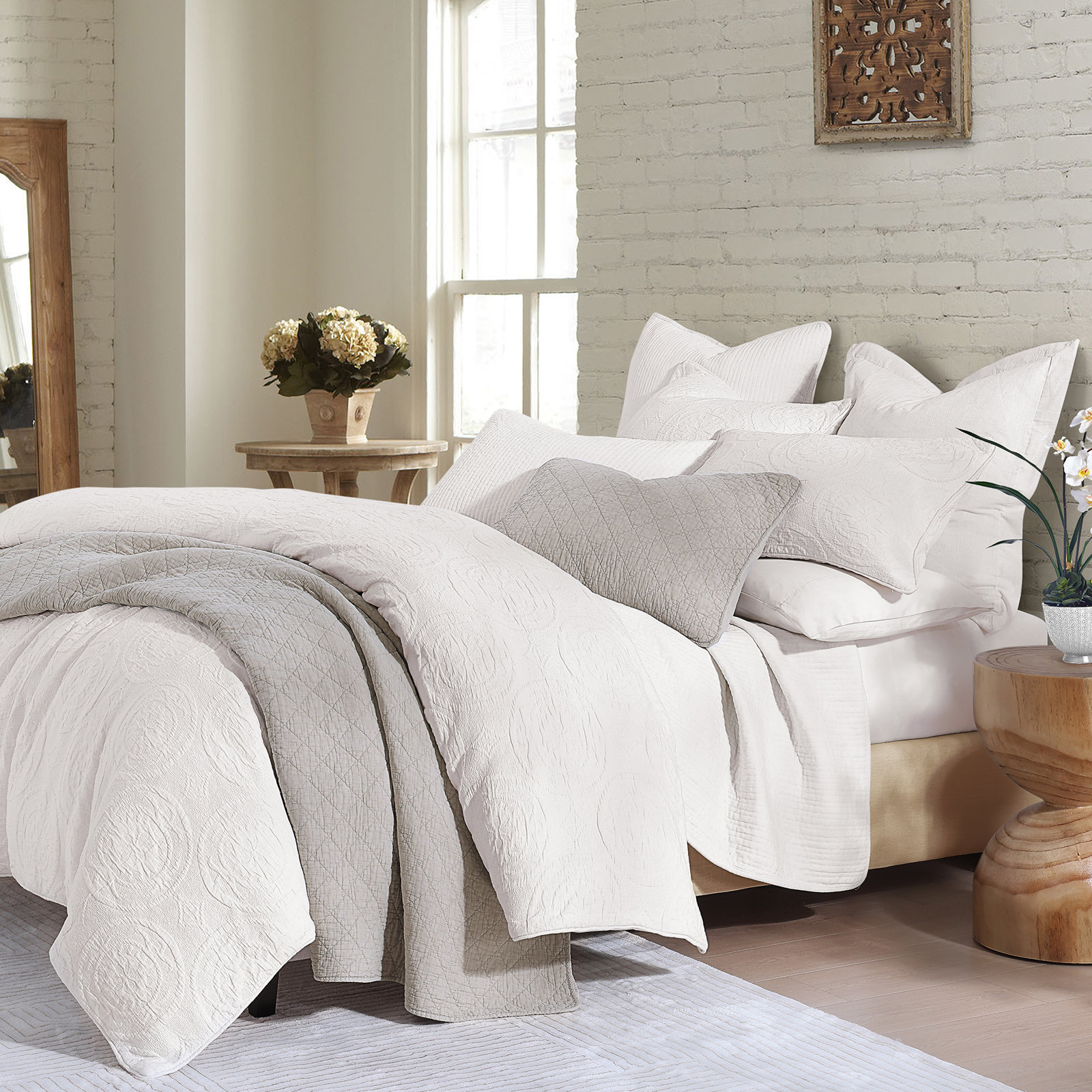 Verona Matelasse Cotton Comforter Set, King Comforter + 2 King Shams