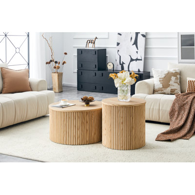 Ensemble de 2 tables basses gigognes, tables rondes en panneau de fibres à densité moyenne avec rangement intégré, tables d'appoint en grain de bois clair pour le salon, la chambre à coucher