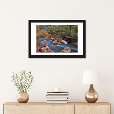 «Virgin River Flowing Through Canyon in Autumn, Zion National Park, Utah» par Tim Fitzharris - reproduction de photo sur toile tendue