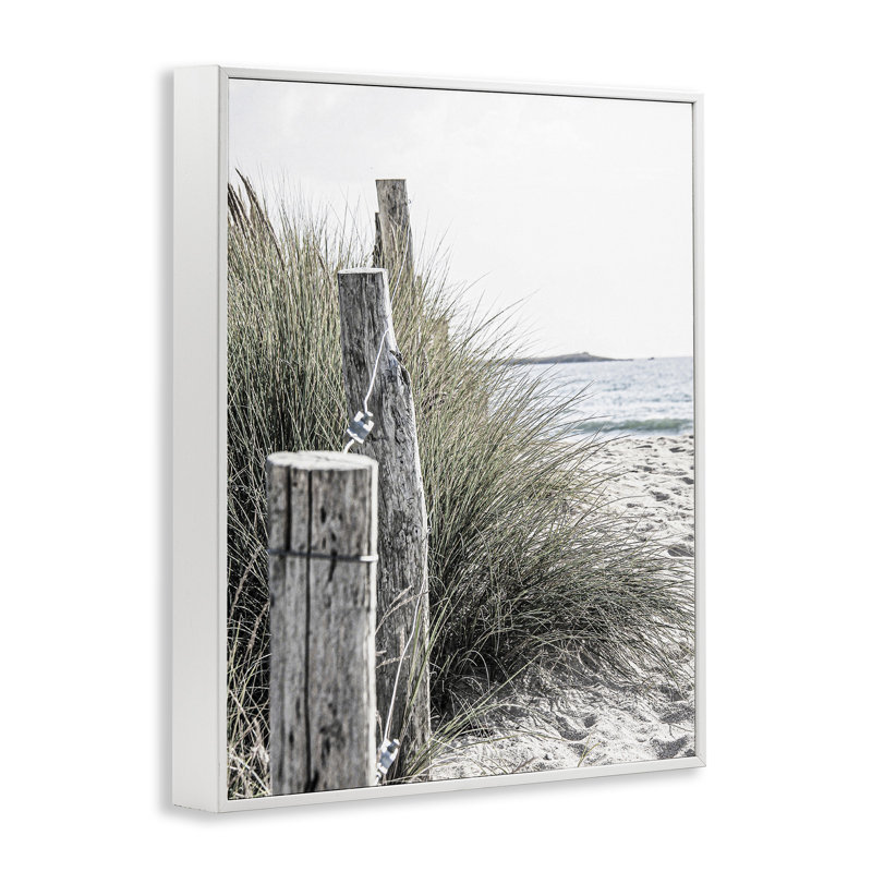 Paysage de plage côtière par Incado, H 30 po x l 24 po x P 1,5 po, Giclée encadrée blanc bord de mer