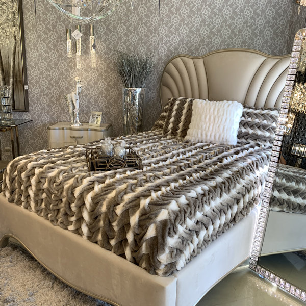 Rug Factory Plus Loufie Polyester Faux Fur Coverlet & Reviews - Wayfair ...