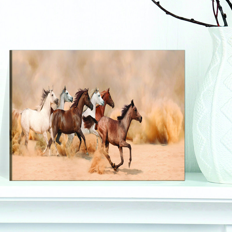 «Herd Gallops in Sand Storm», reproduction de photo sur toile tendue, H 16 po x l 32 po x P 1 po, Toile tendue