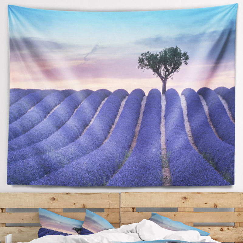 Les arbres seuls en polyester qui traversent le coucher du coucher de soleil avec accessoires suspendus inclus