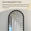 Miroir noir pleine grandeur irrégulier, miroir de coiffeuse arqué, miroir de coiffeuse de luxe artistique-128942657