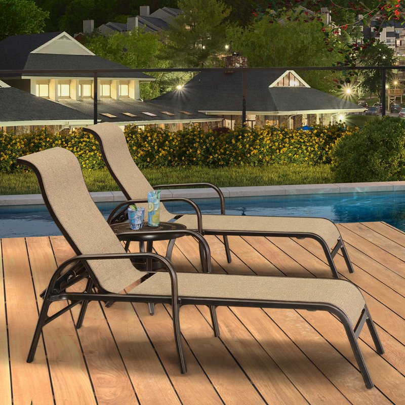 Ensemble de chaises longues inclinables avec table 75,59 po Red Barrel Studio®