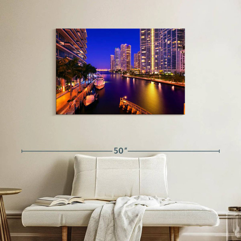 Sirpi Downtown Miami Riverwalk, H 26 po x l 39 po