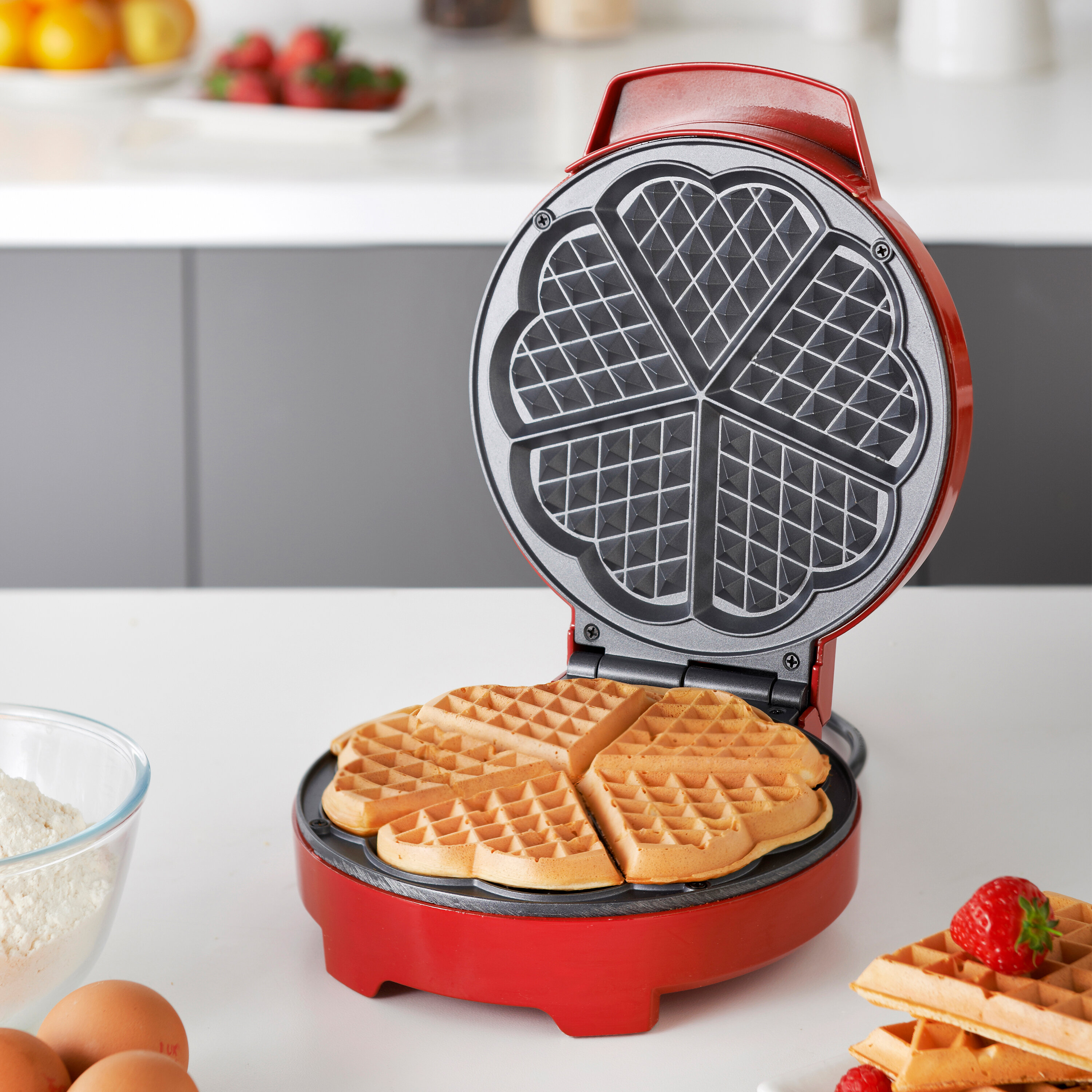 Global Gizmos 18cm Heart Waffle Maker