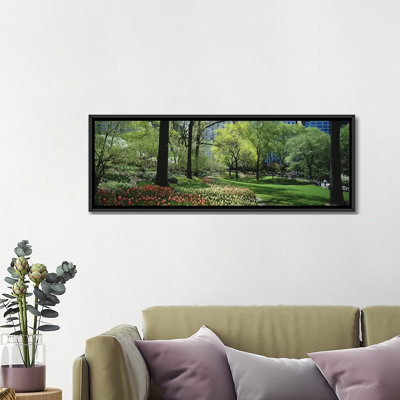 «Panoramic Trees in a Park, Central Park, Manhattan, New York City, New York State, USA # 2» par Panoramic Images, reproduction sur toile tendue sur châssis