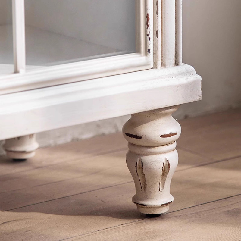 Blanc massif + vitrines en bois manufacturé