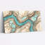 Turquoise, rivière qui coule à travers un paysage de toile beige et brun 47 x 24 x 1,5 po