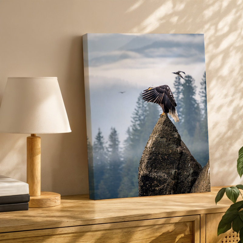 Toile, "Aigle chauve majestueux" entièrement réparti sur un perchoir, H 9 po x l 12 po