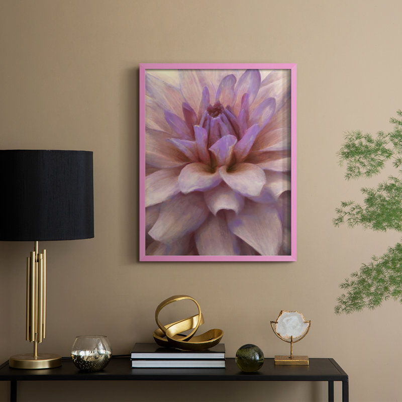 «Soft Flower Petals II», reproduction encadrée - bois massif, H 21 po x l 17 po, Rose
