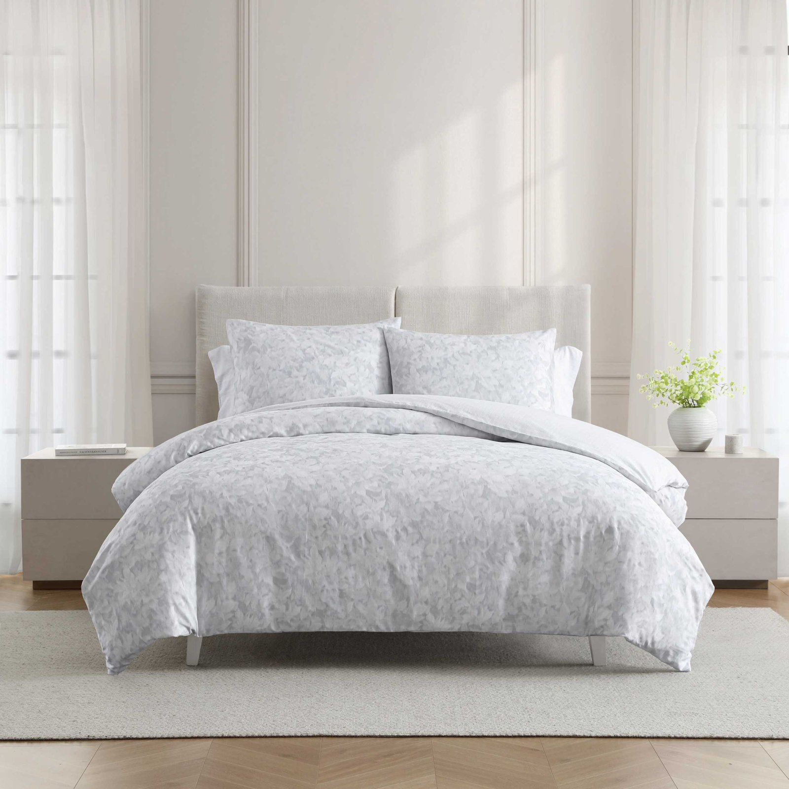 Vera Wang Nebulous Flower Cotton Reversible Grey Duvet Cover Set, Queen Duvet Cover + 2 Standard Shams