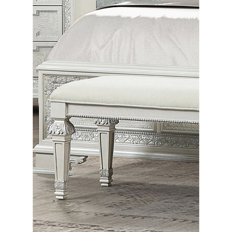 Banc traditionnel en métal avec boutons ronds ornés