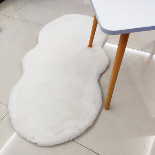 Essential Spa Faux Rabbit Fur Bathmat