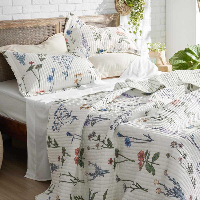 Bedsure Quilt Bedding Set Pre-Washed Quilt Set, King Quilt + 2 King Shams, Coconut White