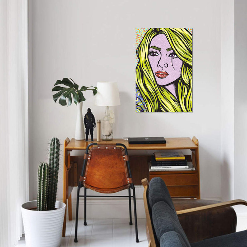 «Blonde Crying Comic Girl», impression sur toile, H 12 po x l 8 po x P 0,75 po, Toile tendue, Pas de tapis