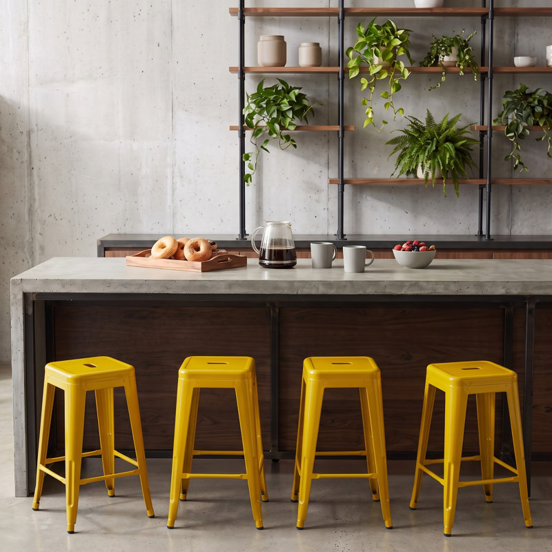 Ensemble de 4 tabourets de bar en métal sans dossier, hauteur comptoir 61 cm (24 po), pour îlot de cuisine, style industriel avec pieds amovibles, résistants à l'eau et à la rouille.
