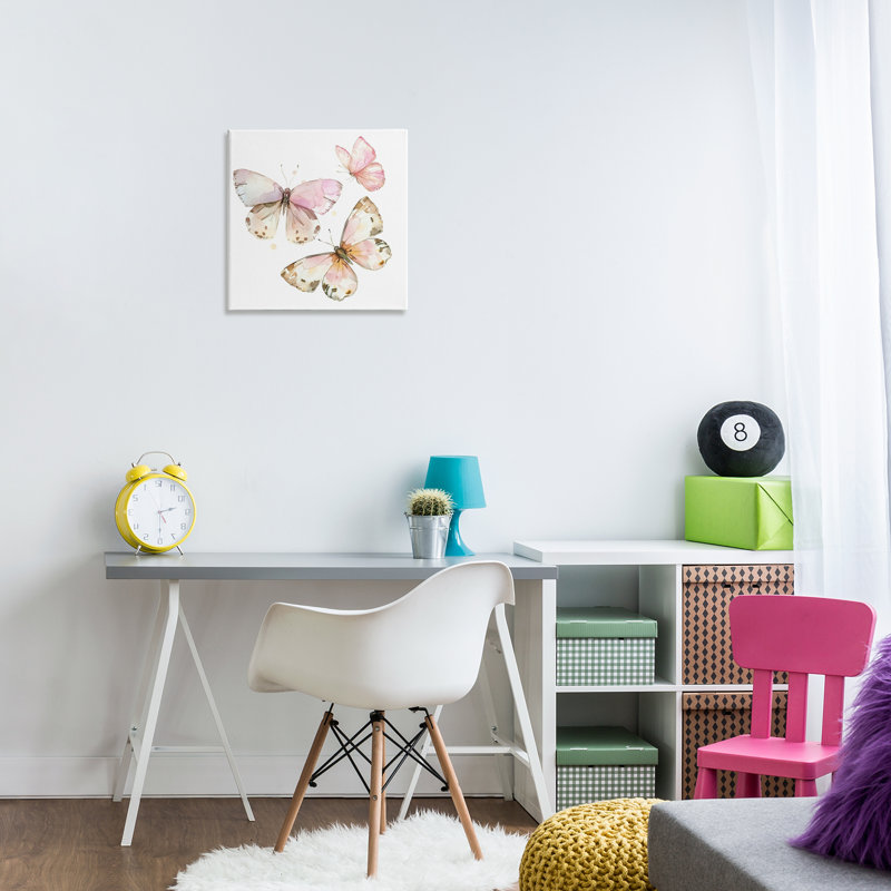 Toile douce en forme de papillon à l'aquarelle, design par LSR Creative Studio, H 17 po x l 17 po