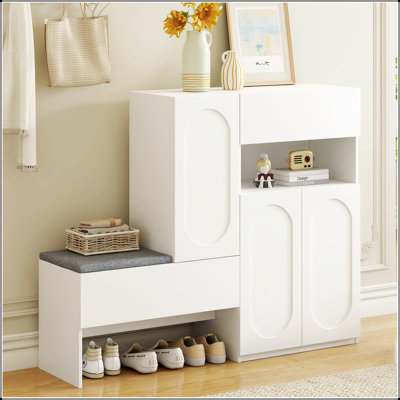 Élégant range-chaussures 2 en 1 avec coussin moelleux, banc de rangement moderne avec portes arquées et dispositifs de rebond, range-chaussures polyvalent avec tablettes réglables pour le couloir, le salon, blanc