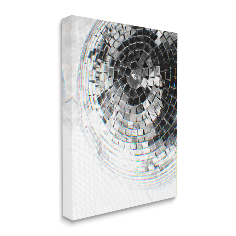 "Fading Disco Ball" par Ziwei Li - photographie sur toile tendue, H 20 po x l 16 po x P 1,5 po